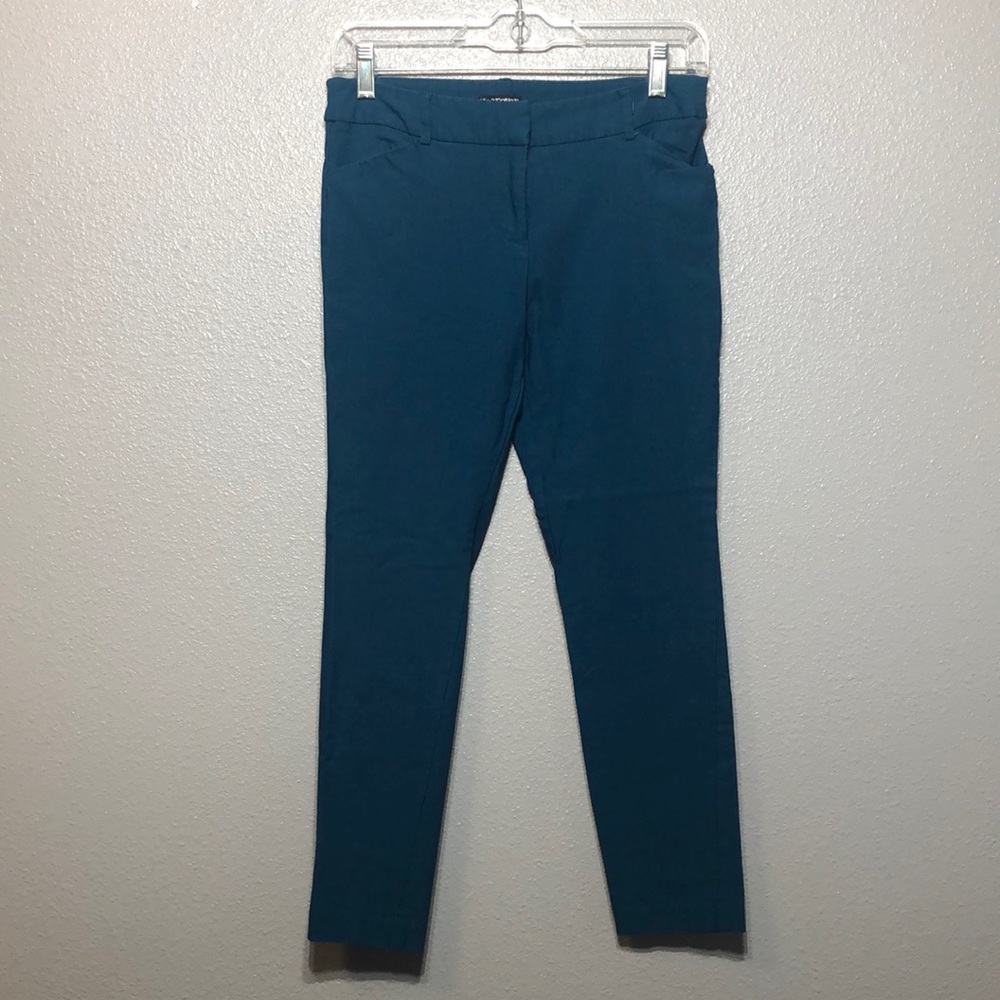 Wearever pants Women’s medium m green blue pants cropped stretched EUC